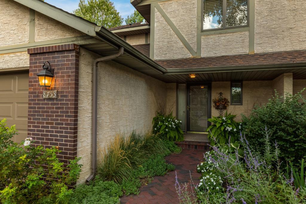 8753 Deer Path Eden Prairie, MN 55344 - Photo 2 of 43 Gallery Image 2