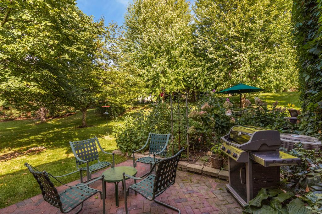 8753 Deer Path Eden Prairie, MN 55344 - Photo 32 of 43 Gallery Image 32