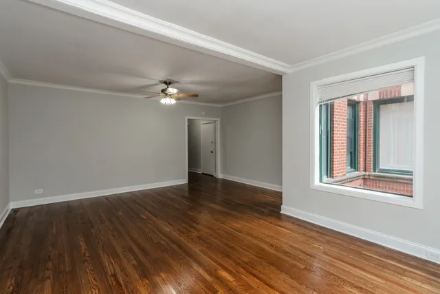 $1,200 | 6913 South Paxton Avenue, Unit 1, Chicago, IL 60649