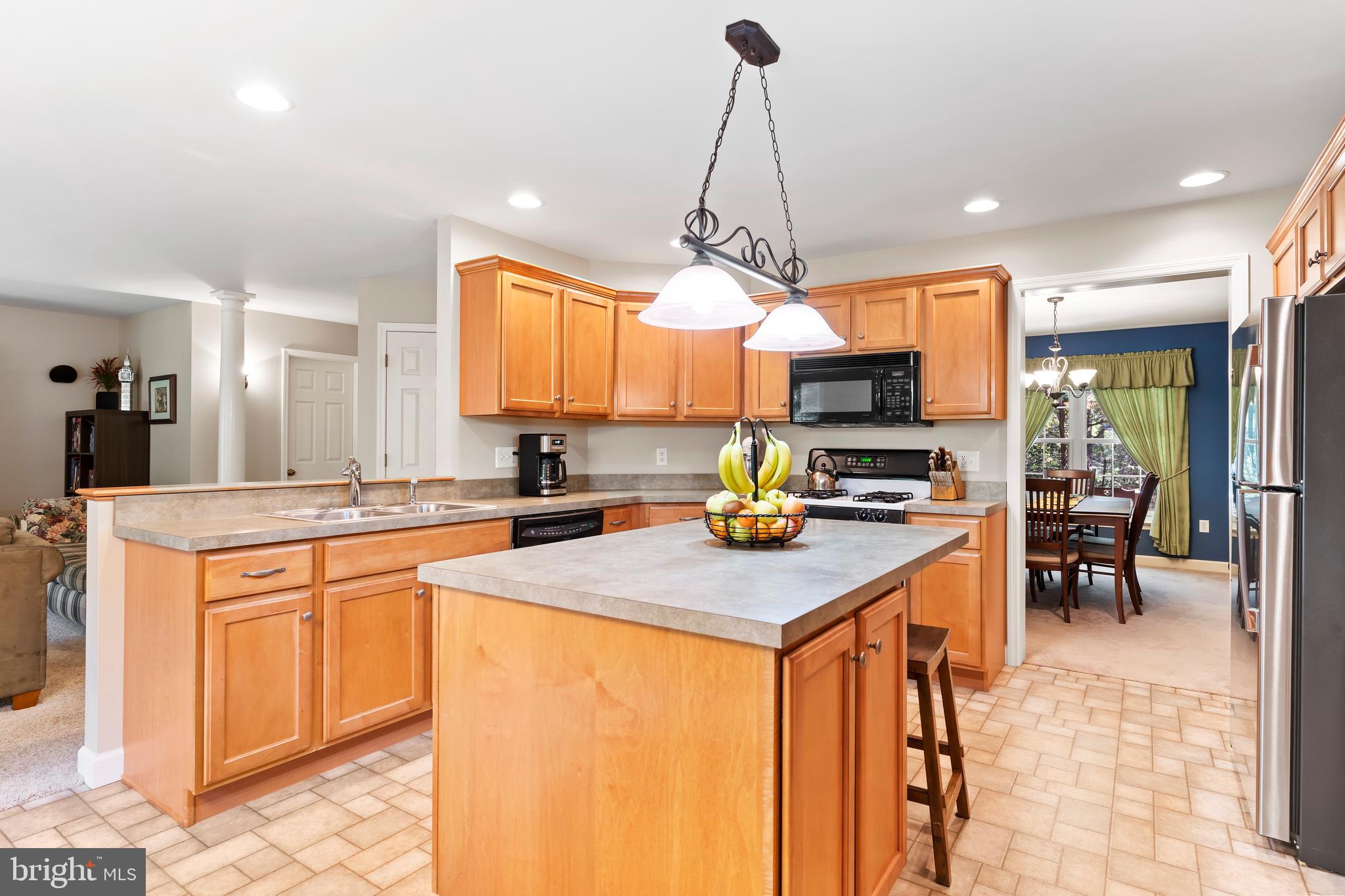 565 Nauvoo Road Lewisberry, PA 17339 - Photo 11 of 40 Great layout for cooking