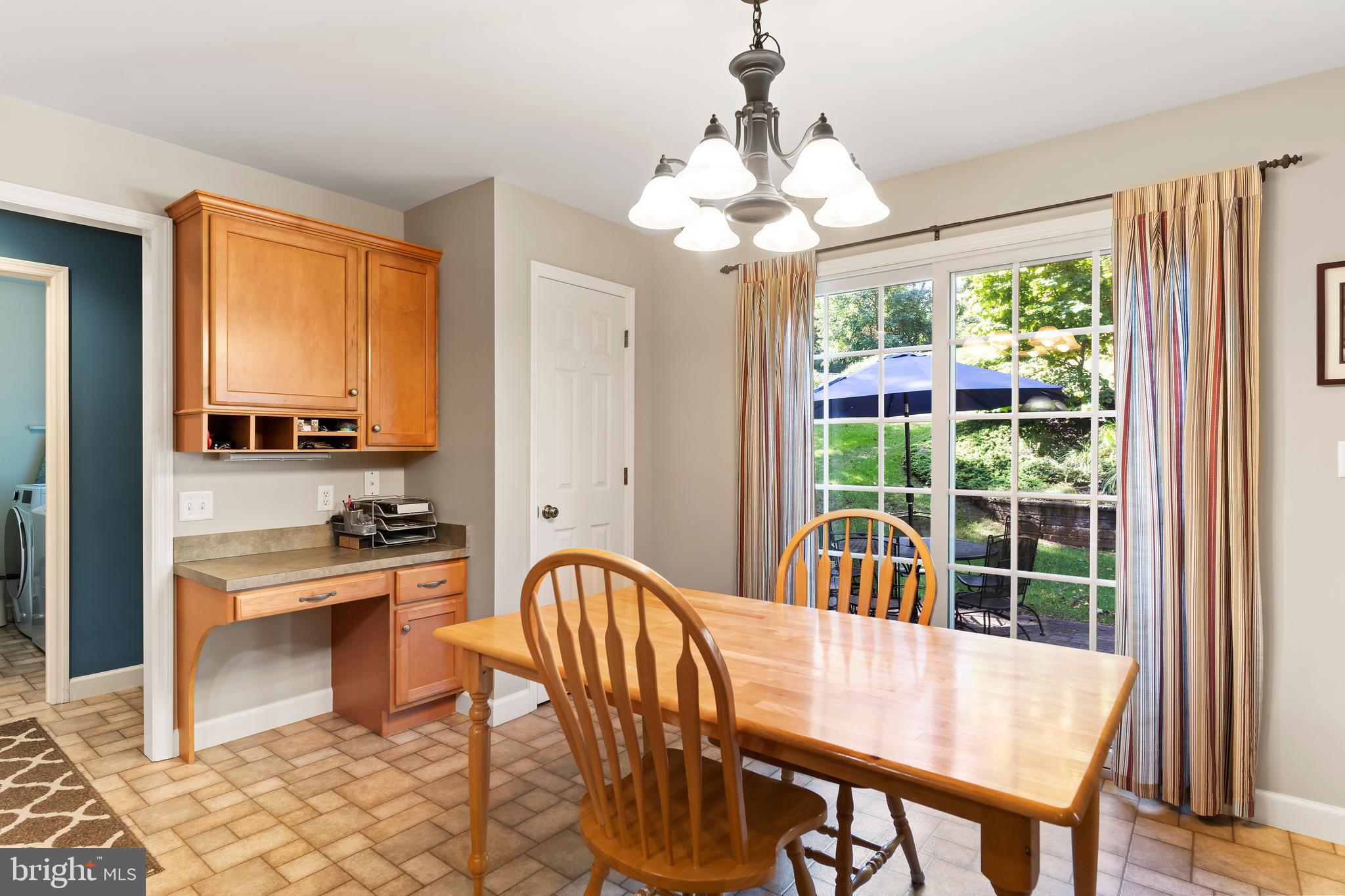 565 Nauvoo Road Lewisberry, PA 17339 - Photo 15 of 40 Eat-in kitchen with separate desk space