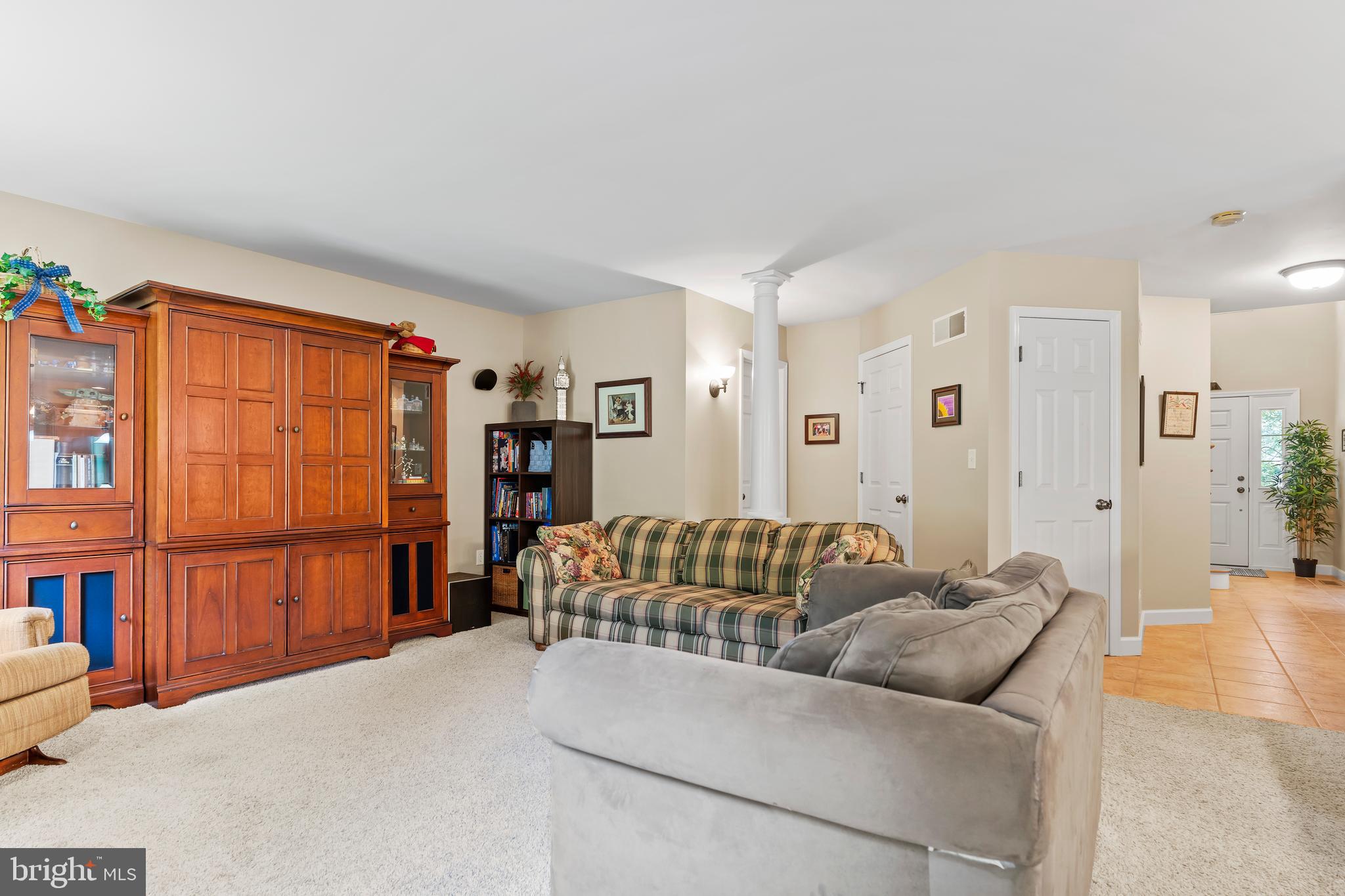 565 Nauvoo Road Lewisberry, PA 17339 - Photo 20 of 40 Access to half bath, basement and coat closet