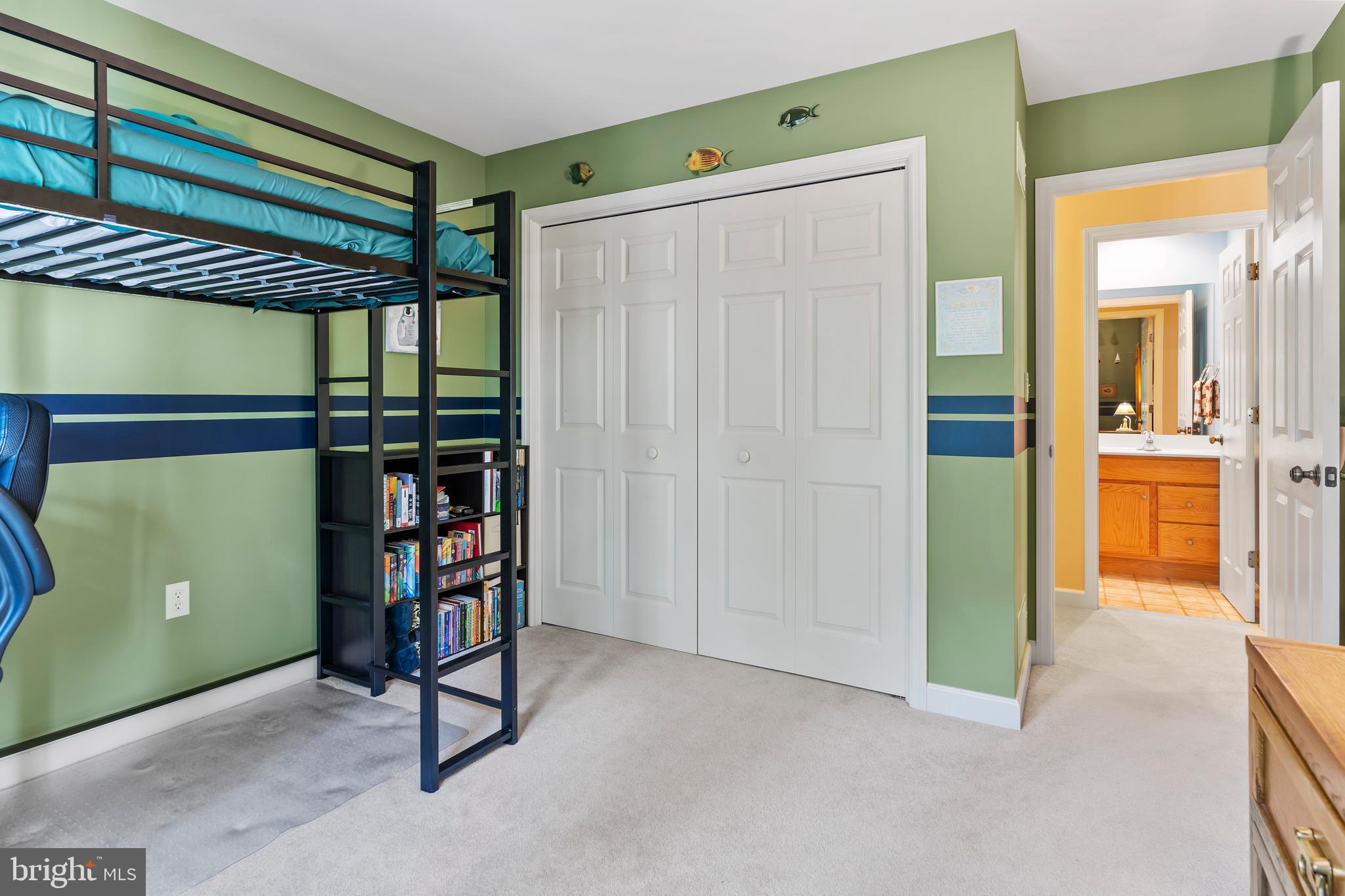 565 Nauvoo Road Lewisberry, PA 17339 - Photo 31 of 40 Great closet space