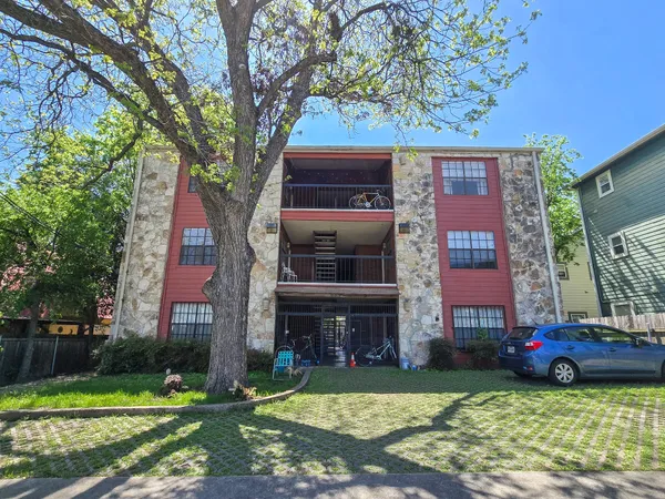 $995 | 1903 East 20th Street, Unit 202, Austin, TX 78722