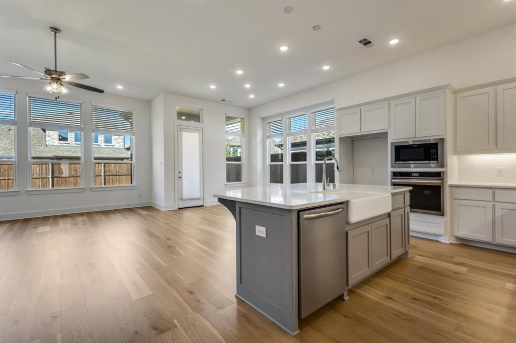 1704 Hydrangea Lane Prosper, TX 75078 - Photo 7 of 25