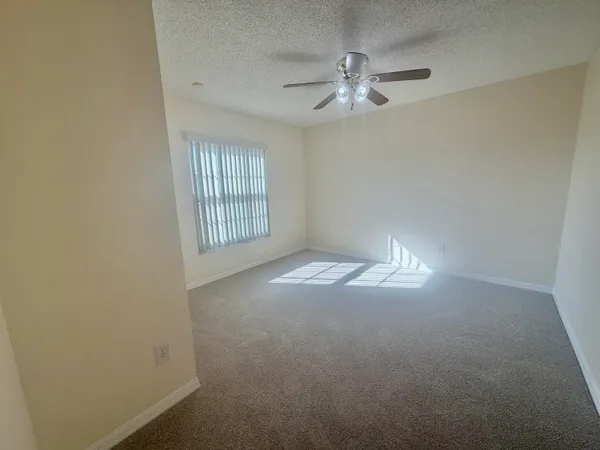 $302,500 | 231 Oak Branch Drive, Edgewater, FL 32141