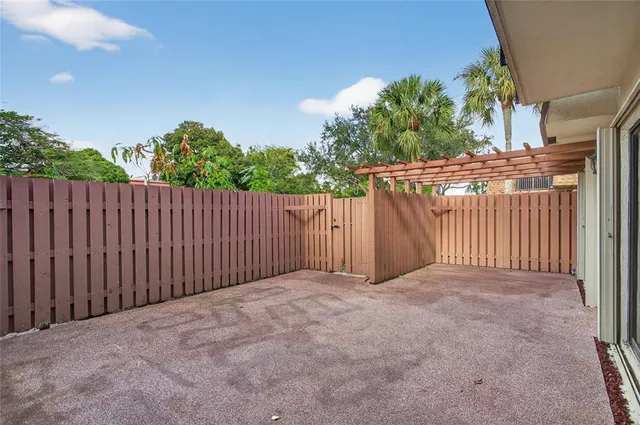 $385,000 | 6131 Northwest 55th Lane, Tamarac, FL 33319