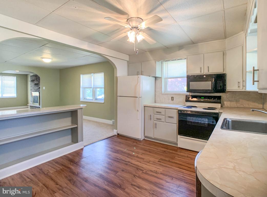 7936 Verree Road Philadelphia, PA 19111 - Photo 14 of 46 Kitchen