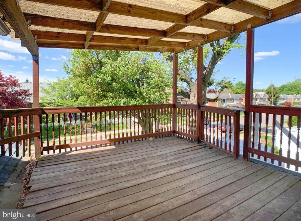 7936 Verree Road Philadelphia, PA 19111 - Photo 27 of 46 Deck