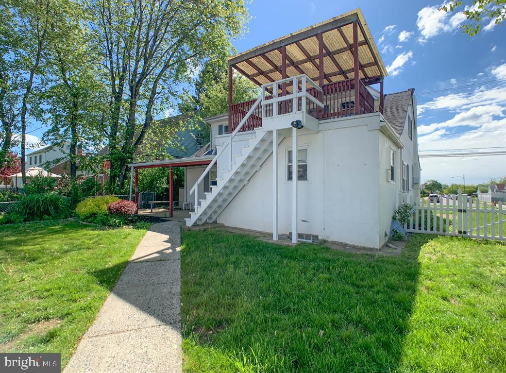 7936 Verree Road Philadelphia, PA 19111 - Photo 30 of 46 Covered 2n floor deck