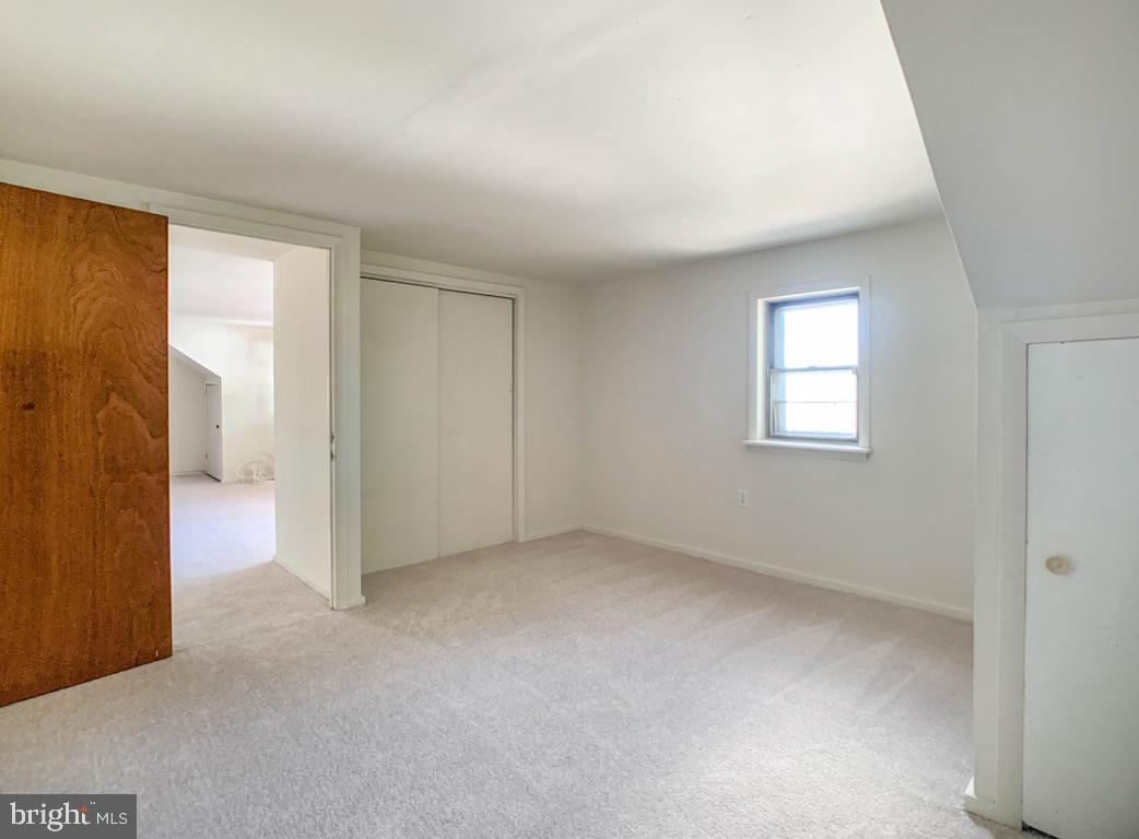 7936 Verree Road Philadelphia, PA 19111 - Photo 43 of 46 Upper Level Living Room
