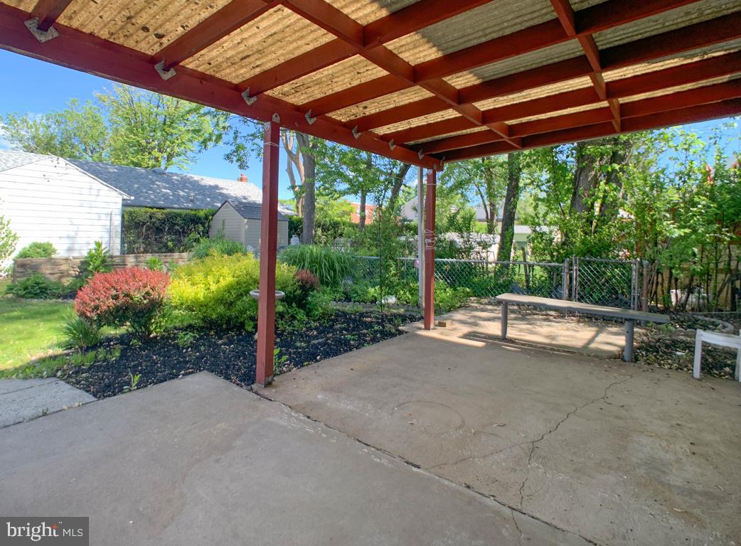 7936 Verree Road Philadelphia, PA 19111 - Photo 7 of 46 Front Patio