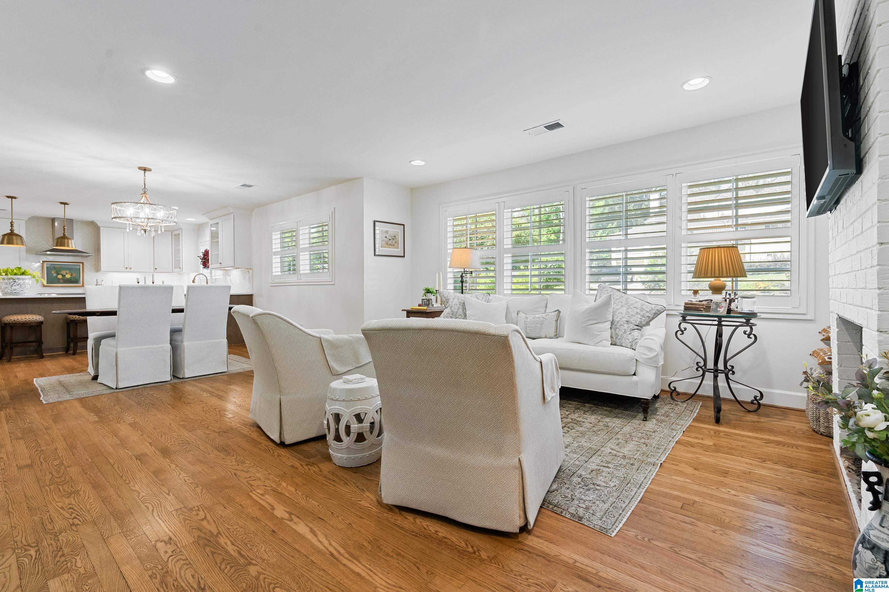 2025 Hickory Road Vestavia Hills, AL 35216 - Photo 5 of 57 Gallery Image 5
