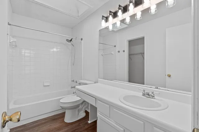 $1,900 | 1721 Colonial Court, Fort Walton Beach, FL 32547