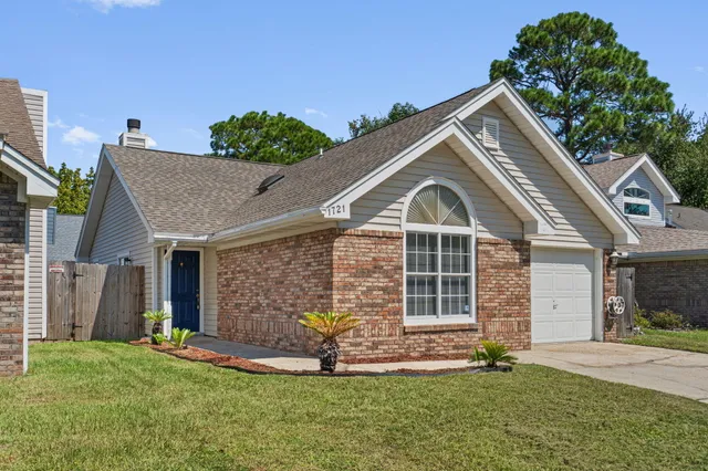 $1,900 | 1721 Colonial Court, Fort Walton Beach, FL 32547