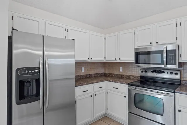 $1,900 | 1721 Colonial Court, Fort Walton Beach, FL 32547