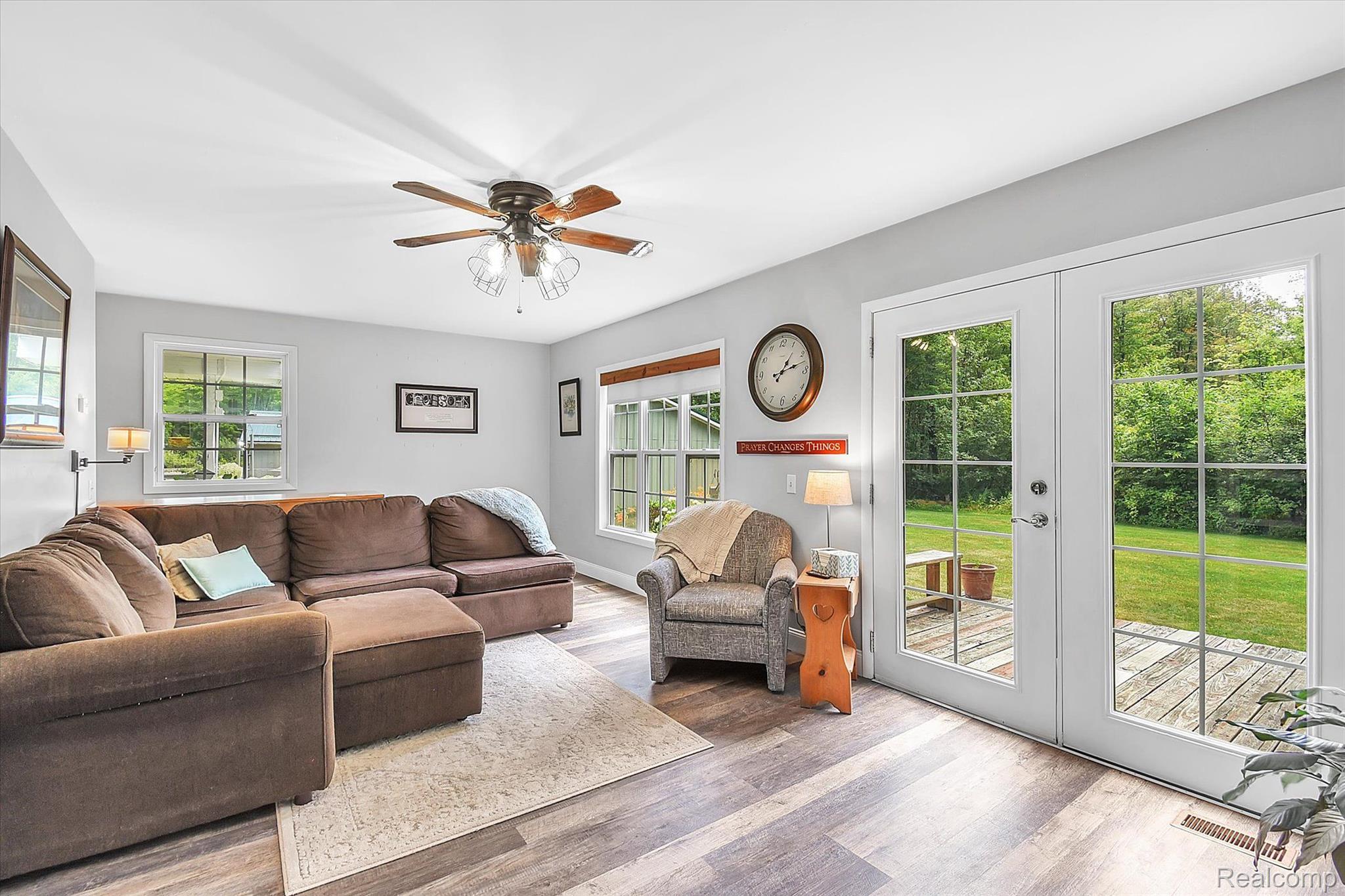 485 West Gordonville Road Midland, MI 48640 - Photo 5 of 27 Gallery Image 5