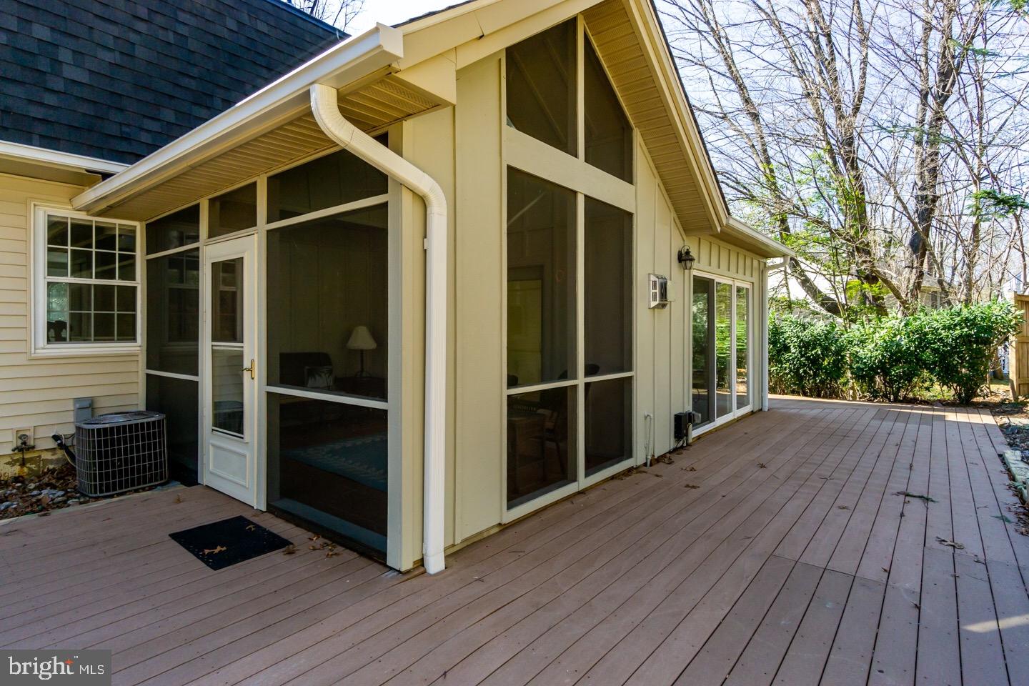 11416 Running Cedar Road Reston, VA 20191 - Photo 7 of 43 SCREEN PORCH AND SUNROOM