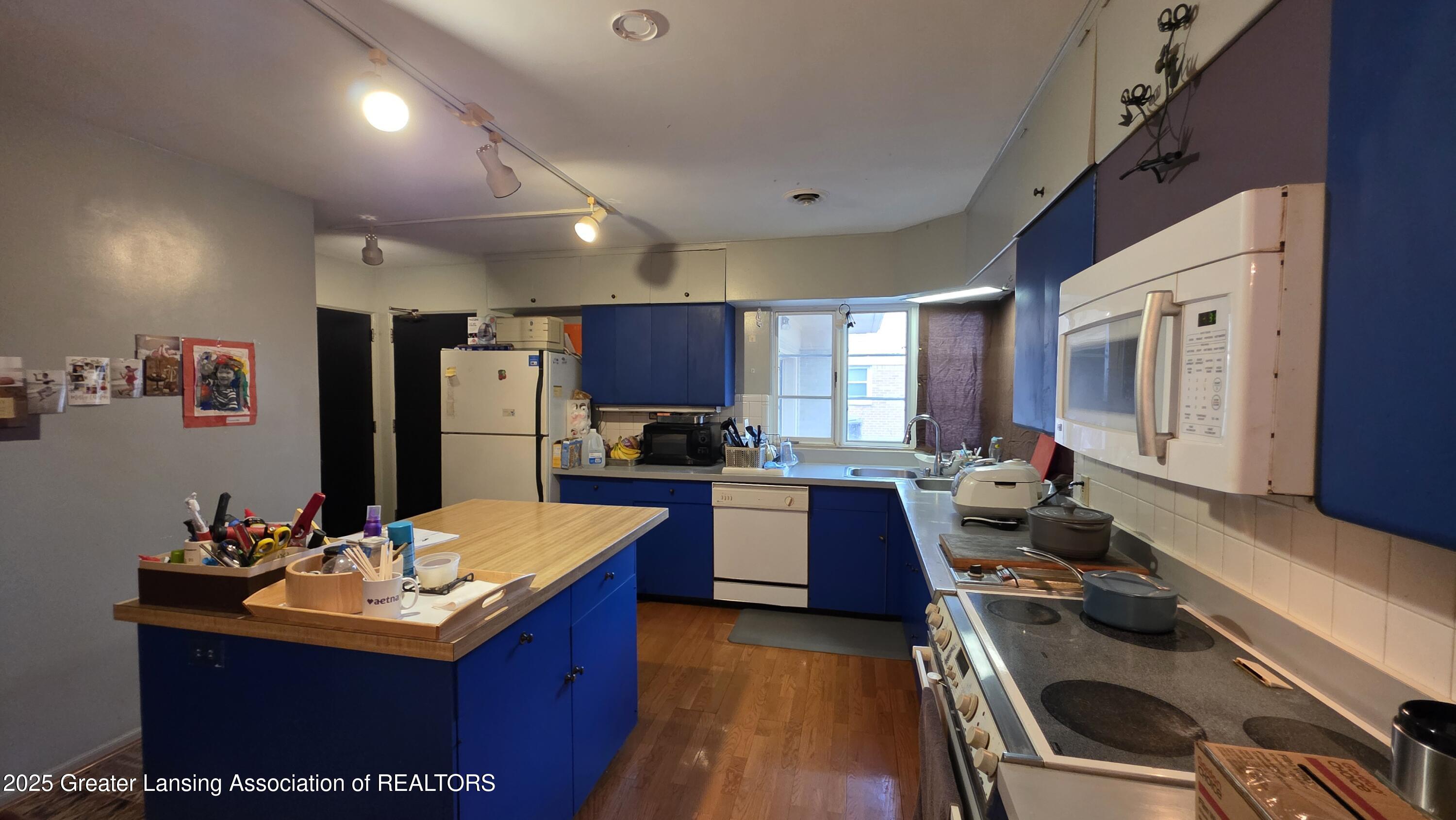4702 Woodcraft Road Okemos, MI 48864 - Photo 16 of 57 20260108_152113