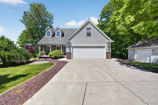 $474,900 | 9055 Hegel Road, Grand Blanc, MI 48439