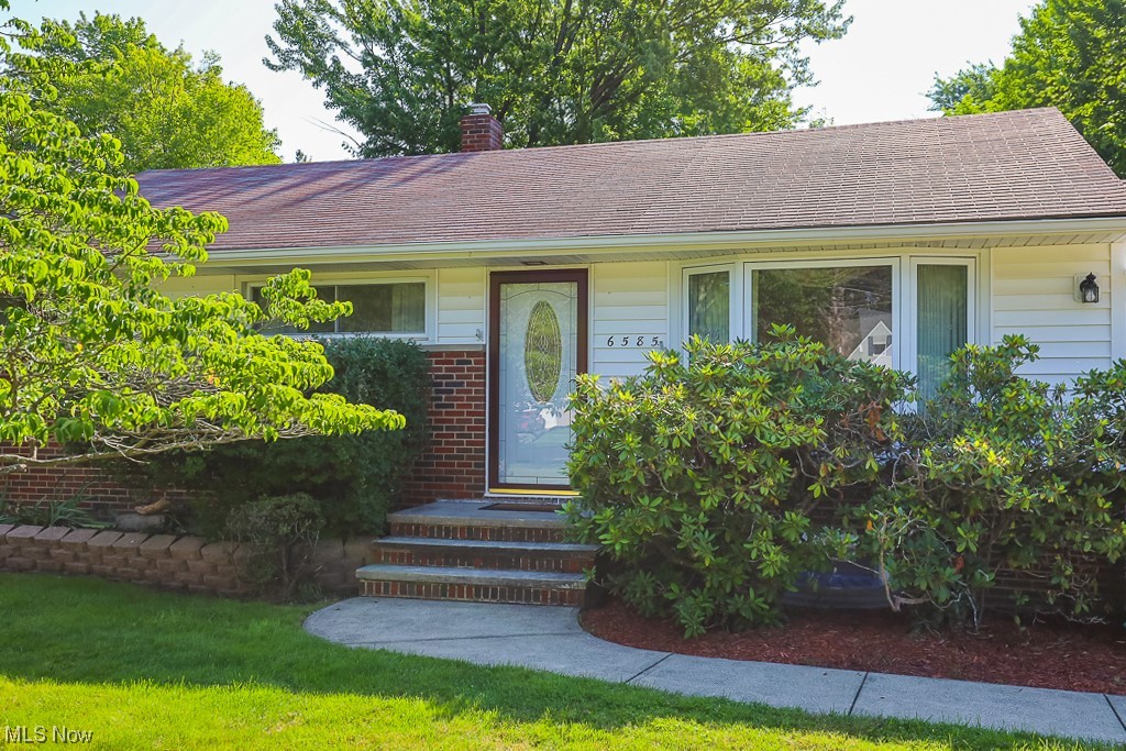 6585 Crossview Road Independence, OH 44131 - Photo 2 of 34