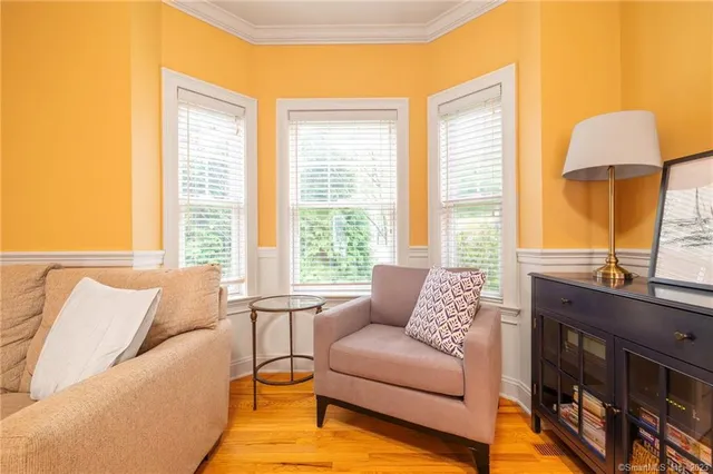 $4,300 | 160 Glenbrook Road, Unit 1A, Stamford, CT 06902