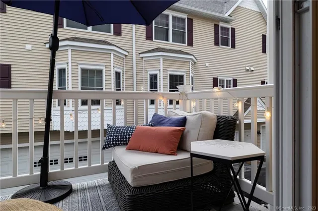 $4,300 | 160 Glenbrook Road, Unit 1A, Stamford, CT 06902