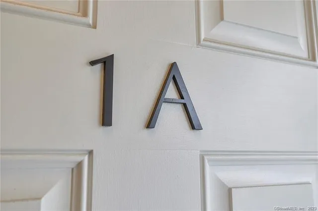 $4,300 | 160 Glenbrook Road, Unit 1A, Stamford, CT 06902