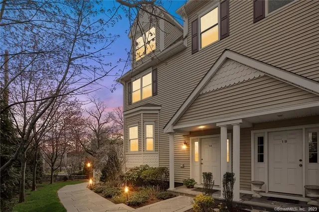 $4,300 | 160 Glenbrook Road, Unit 1A, Stamford, CT 06902