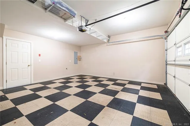 $4,300 | 160 Glenbrook Road, Unit 1A, Stamford, CT 06902