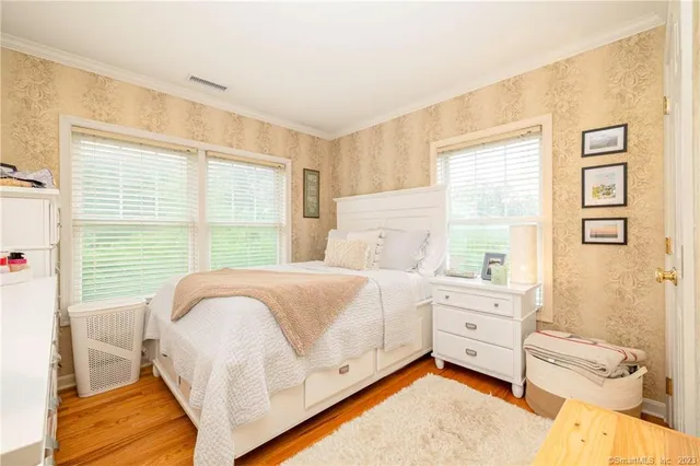 $4,300 | 160 Glenbrook Road, Unit 1A, Stamford, CT 06902