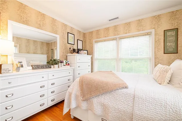 $4,300 | 160 Glenbrook Road, Unit 1A, Stamford, CT 06902