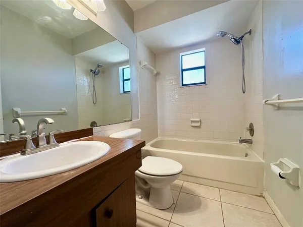 $1,700 | 3635 135th Avenue North, Unit 1, Largo, FL 33771