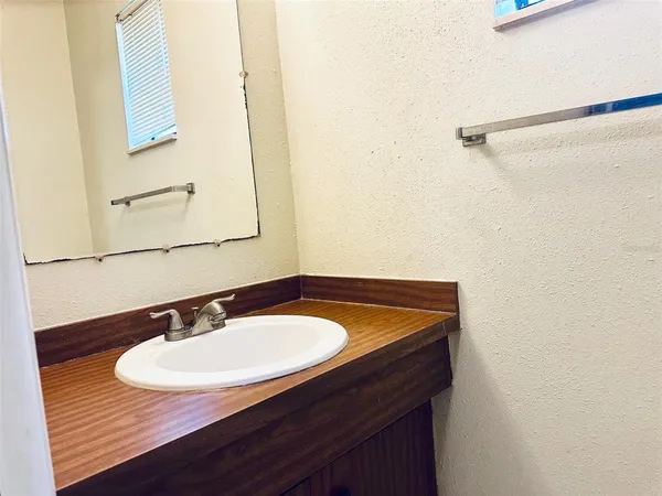 $1,700 | 3635 135th Avenue North, Unit 1, Largo, FL 33771