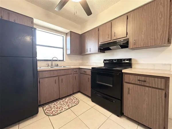 $1,700 | 3635 135th Avenue North, Unit 1, Largo, FL 33771