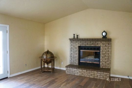 212 East Cardigan Avenue Ridgecrest, CA 93555 - Photo 9 of 16 Gallery Image 9