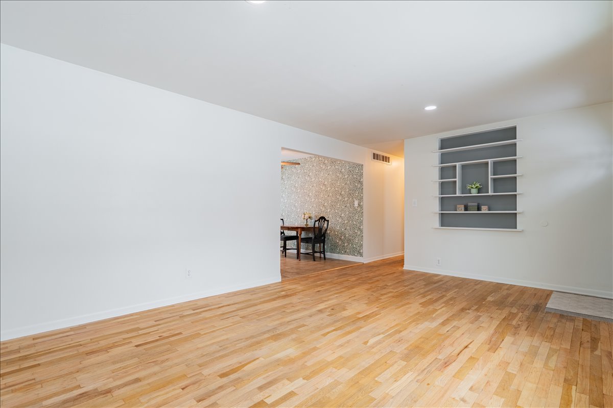 202 Tanner Street Bloomington, IL 61701 - Photo 8 of 39