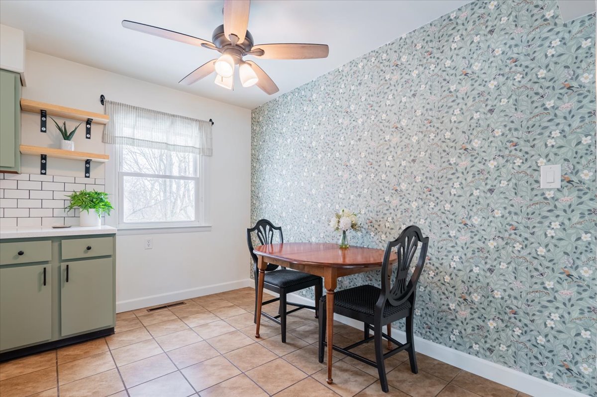 202 Tanner Street Bloomington, IL 61701 - Photo 9 of 39