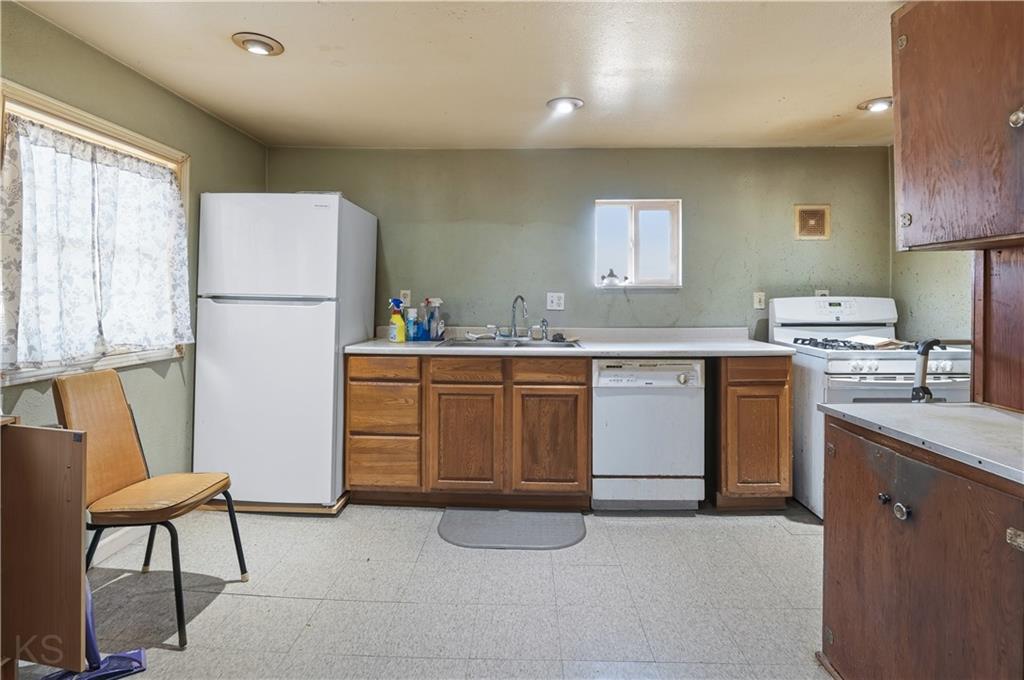 309 North Cumberland Street Green Ridge, MO 65332 - Photo 11 of 28