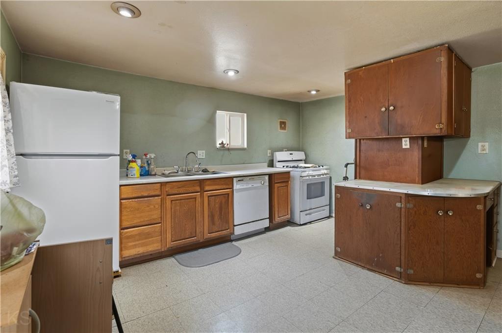 309 North Cumberland Street Green Ridge, MO 65332 - Photo 12 of 28