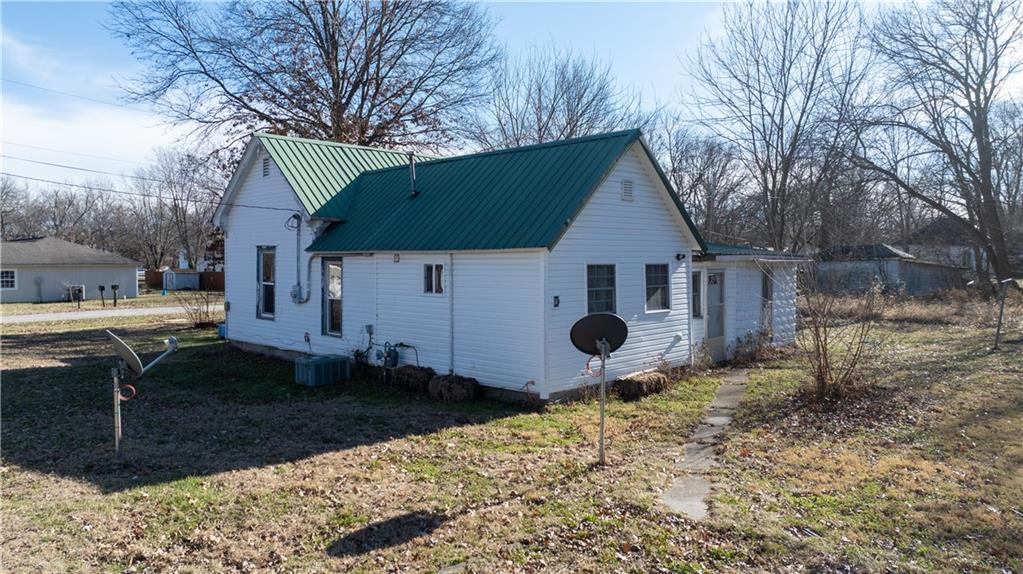 309 North Cumberland Street Green Ridge, MO 65332 - Photo 23 of 28