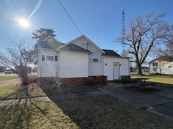 $90,000 | 4020 Wesley Freebairn Road, Earlville, IL 60518