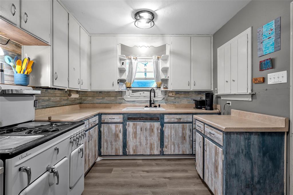301 North 40th Street Waco, TX 76710 - Photo 11 of 26 Kitchen