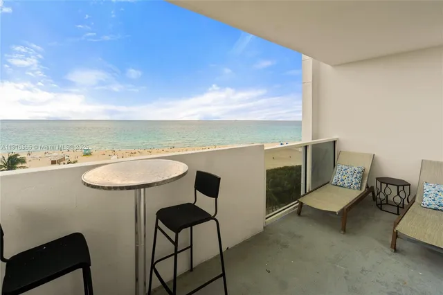 $8,300 | 100 Lincoln Road, Unit 847, Miami Beach, FL 33139