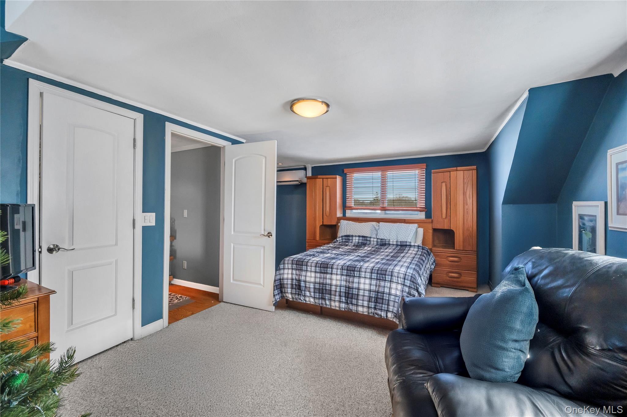 19 Radburn Drive Commack, NY 11725 - Photo 12 of 25
