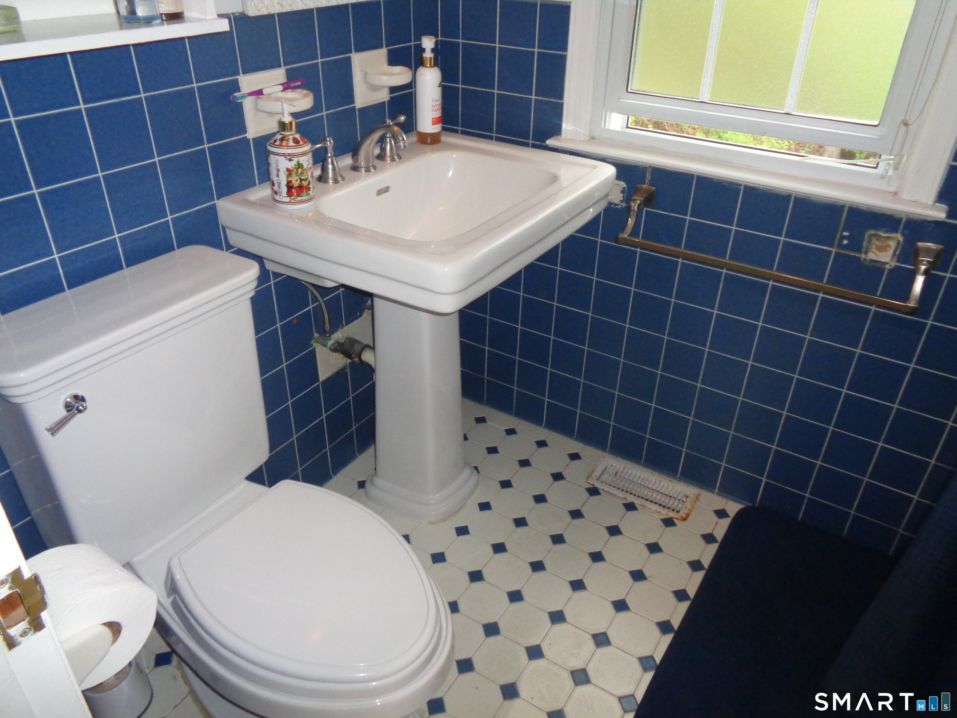 151 Sun Dance Road Stamford, CT 06905 - Photo 17 of 19