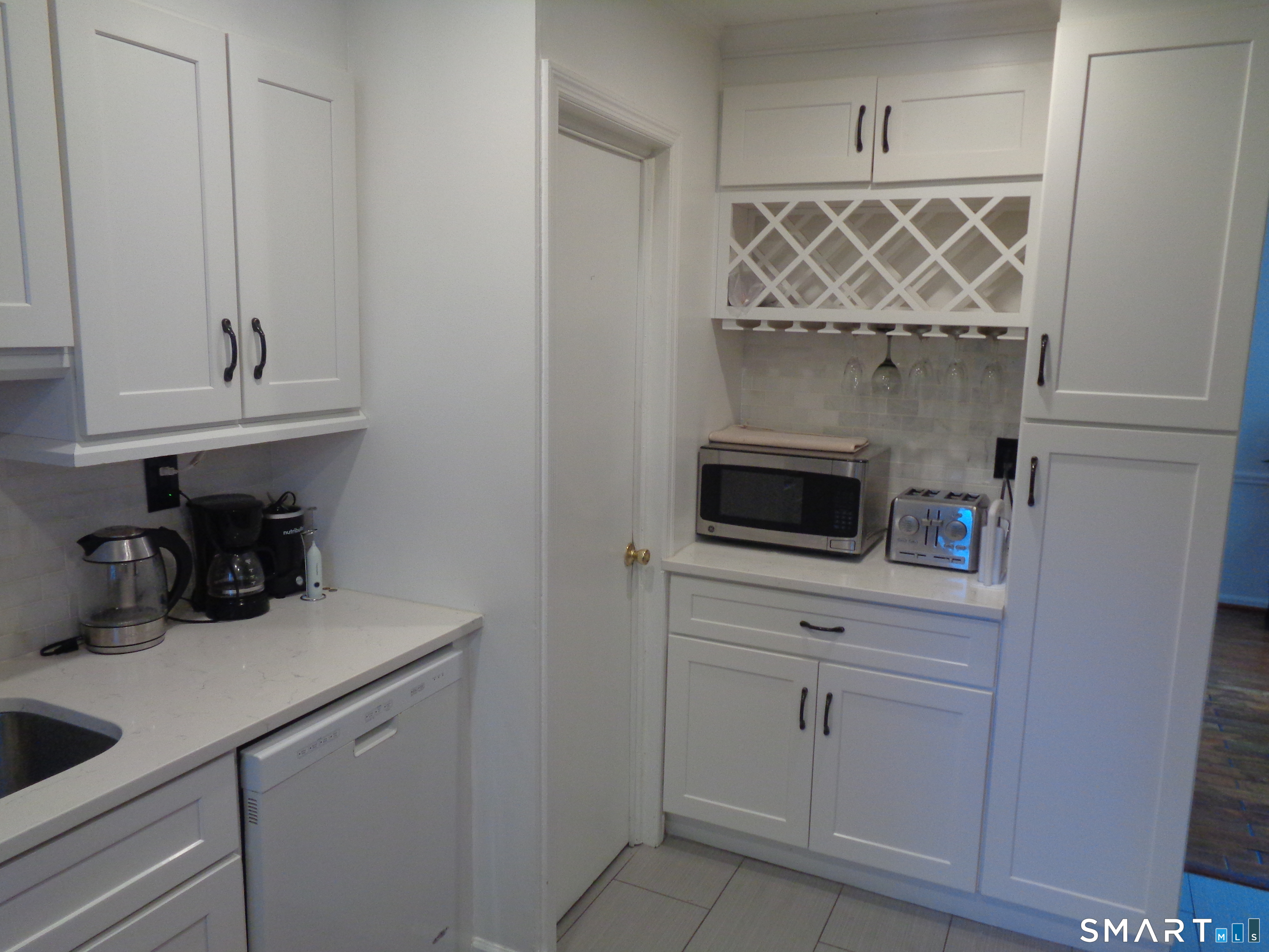 151 Sun Dance Road Stamford, CT 06905 - Photo 7 of 19