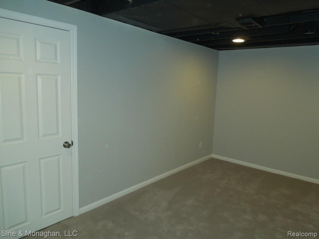 931 North Adams Road, Unit 8 Birmingham, MI 48009 - Photo 16 of 24