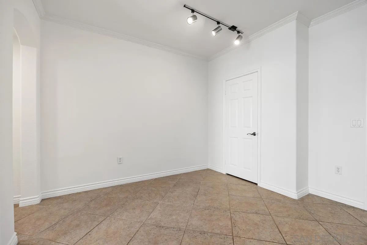 9263 Regents Road, Unit B108 La Jolla, CA 92037 - Photo 12 of 48