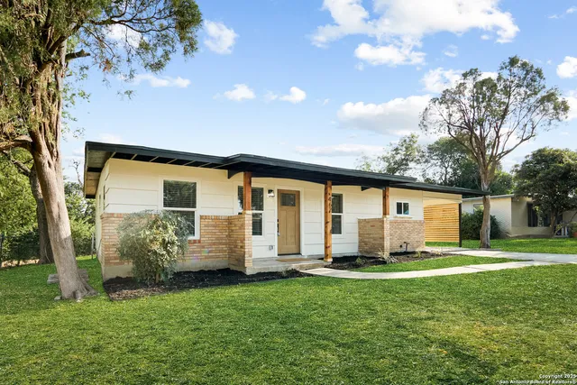 $1,800 | 462 Springwood Lane, San Antonio, TX 78216